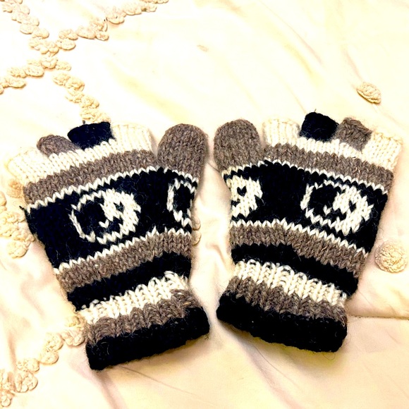 Yin and Yang Knitted Wool Fingerless Gloves Lined Mittens - Picture 1 of 9